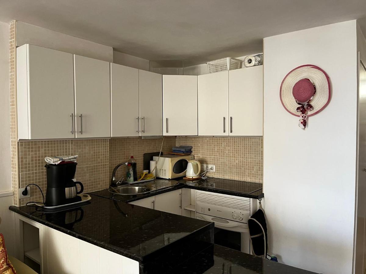 Borinquen Studio Apartment Playa Fanabe Exterior foto